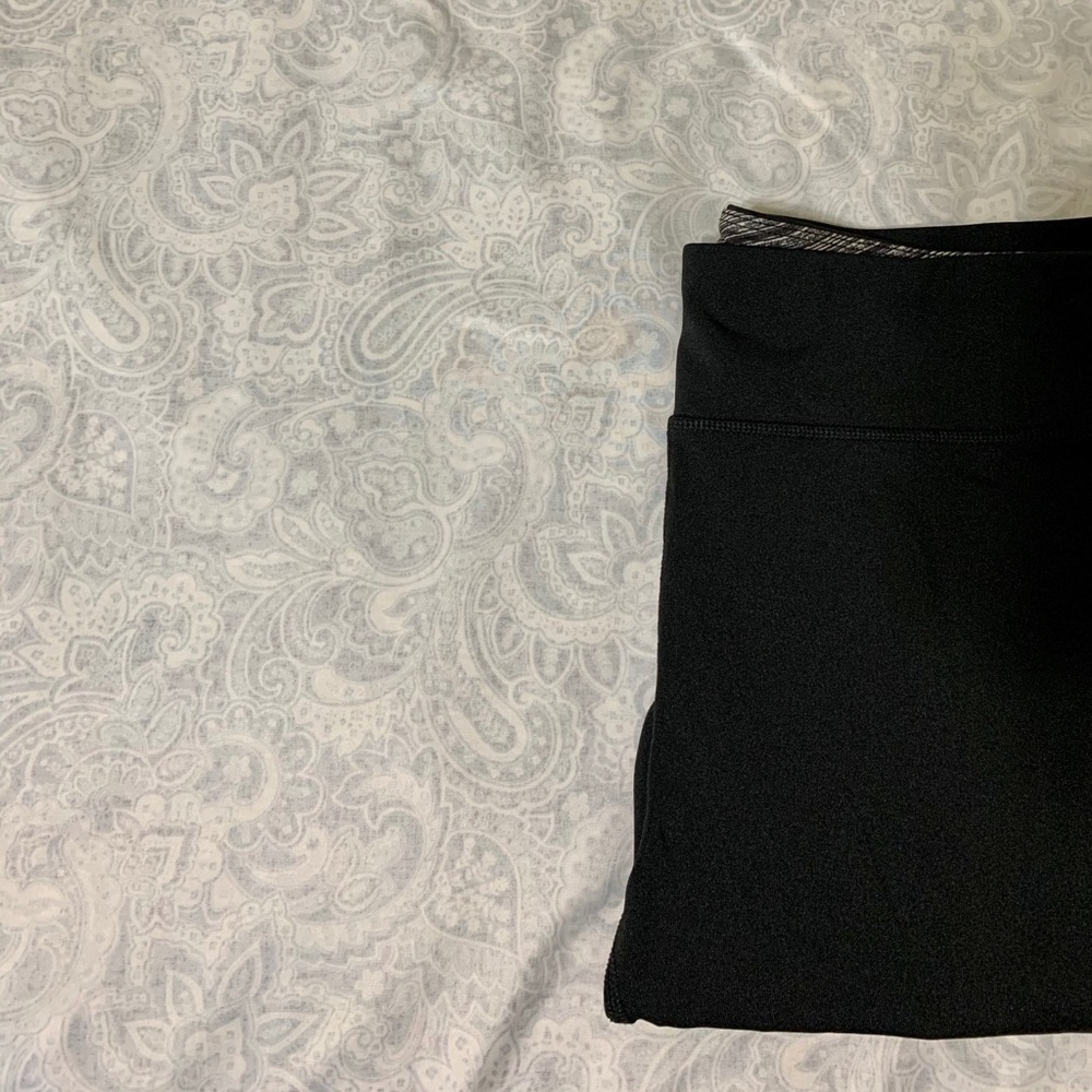 Detailed Aeropostale Legging